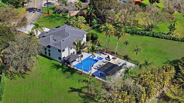 3541 Carlton Lane, Davie, FL 33330