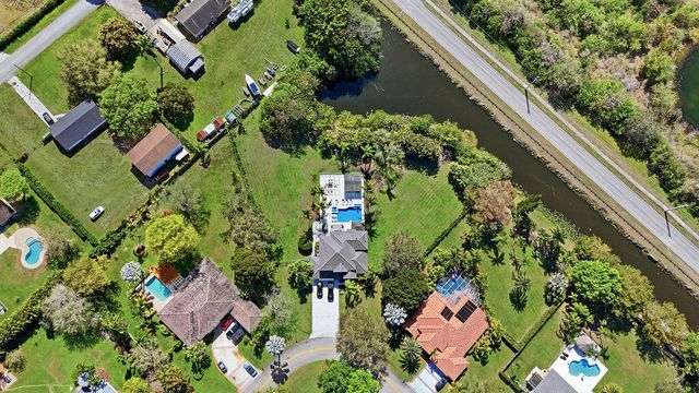 3541 Carlton Lane, Davie, FL 33330