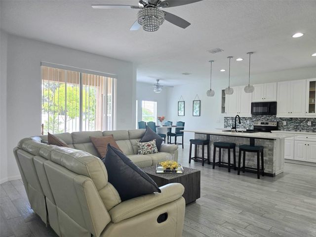625 DISA DRIVE, Davenport, FL 33837