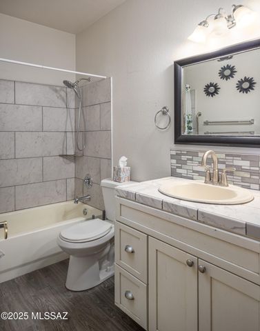 8941 N Willeta Drive, Tucson, AZ 85743