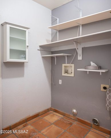 8941 N Willeta Drive, Tucson, AZ 85743