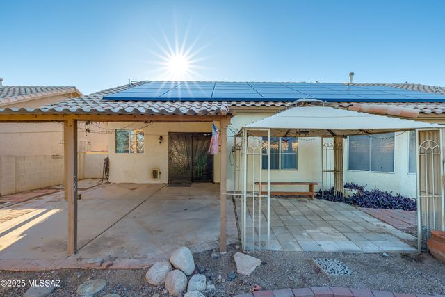 8941 N Willeta Drive, Tucson, AZ 85743