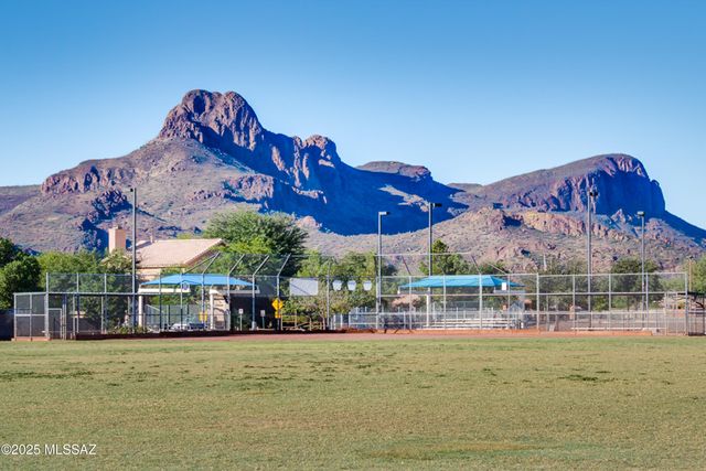 8941 N Willeta Drive, Tucson, AZ 85743