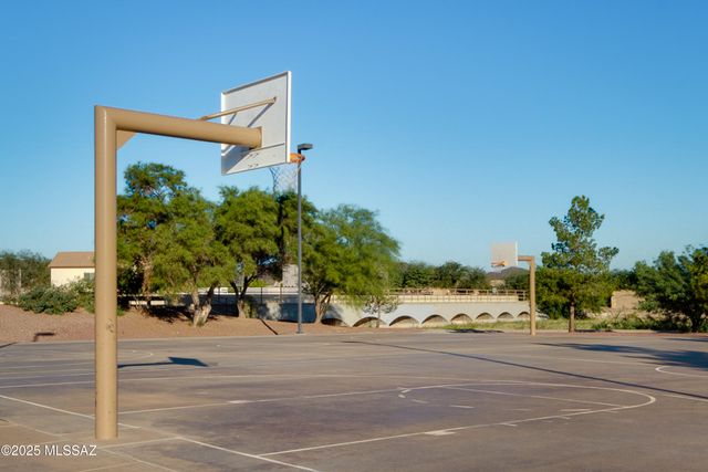 8941 N Willeta Drive, Tucson, AZ 85743