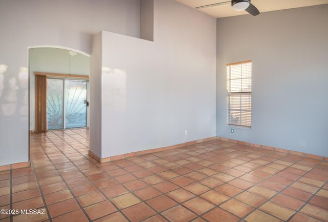 8941 N Willeta Drive, Tucson, AZ 85743