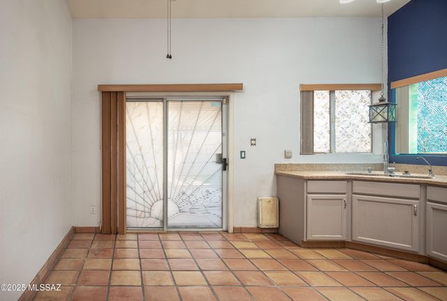 8941 N Willeta Drive, Tucson, AZ 85743