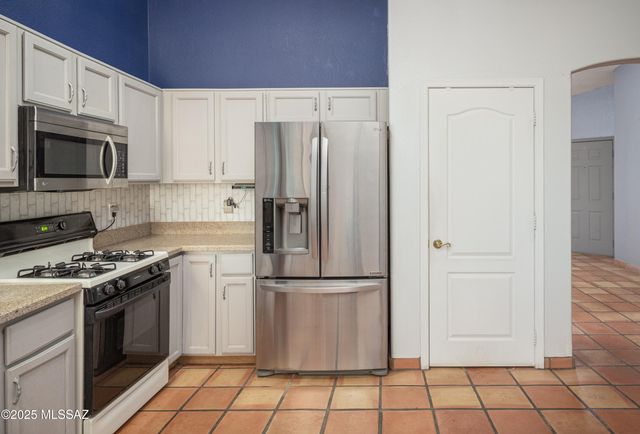 8941 N Willeta Drive, Tucson, AZ 85743