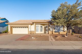 8941 N Willeta Drive, Tucson, AZ 85743