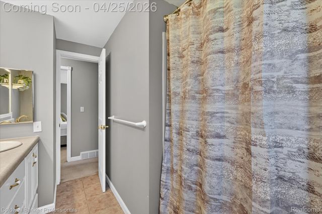 8303 Belle Bluff Drive, Grand Blanc Charter Township, MI 48439