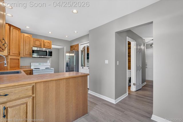 8303 Belle Bluff Drive, Grand Blanc Charter Township, MI 48439