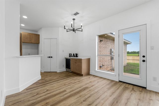 2712 Pioneer Lane, Lancaster, TX 75146