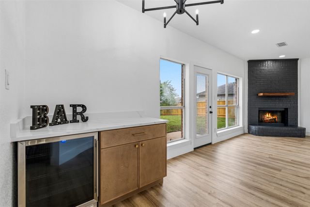 2712 Pioneer Lane, Lancaster, TX 75146