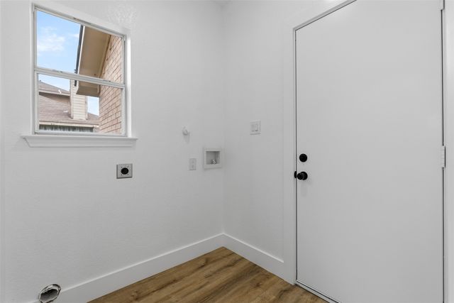 2712 Pioneer Lane, Lancaster, TX 75146