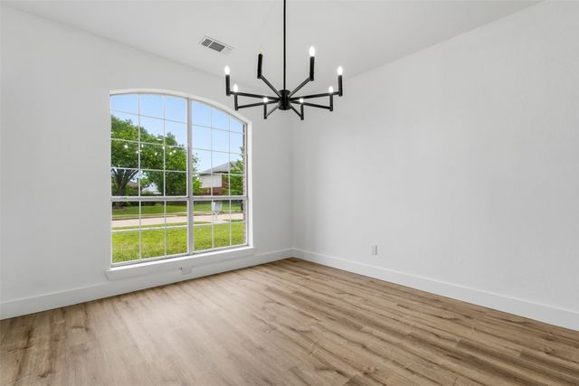 2712 Pioneer Lane, Lancaster, TX 75146