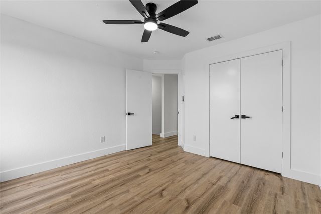 2712 Pioneer Lane, Lancaster, TX 75146