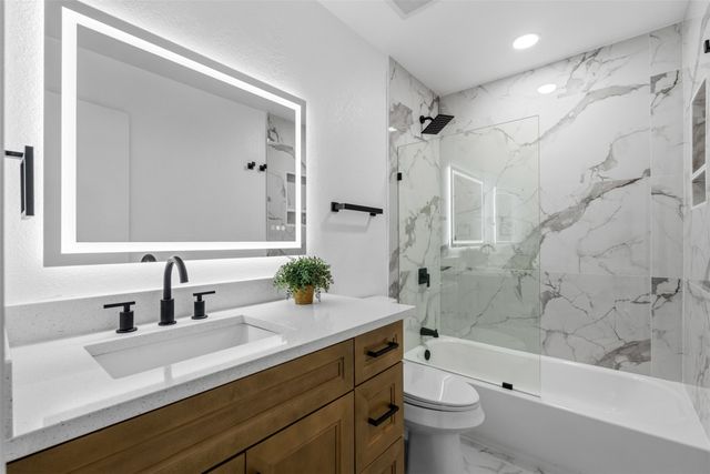 2712 Pioneer Lane, Lancaster, TX 75146