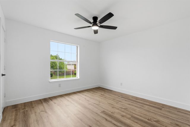 2712 Pioneer Lane, Lancaster, TX 75146