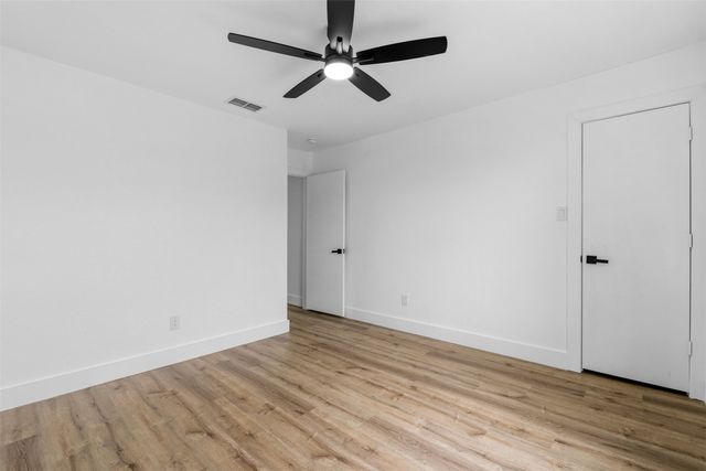 2712 Pioneer Lane, Lancaster, TX 75146