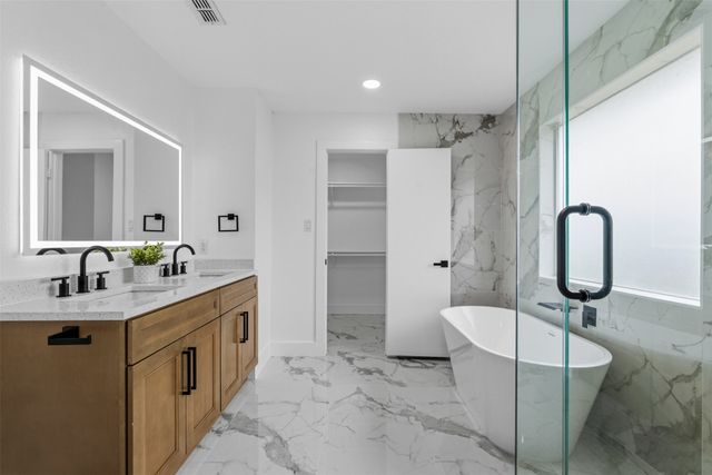 2712 Pioneer Lane, Lancaster, TX 75146