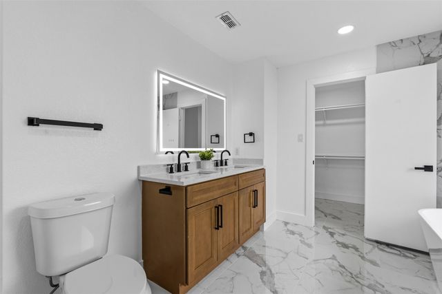 2712 Pioneer Lane, Lancaster, TX 75146