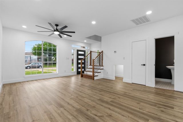 2712 Pioneer Lane, Lancaster, TX 75146