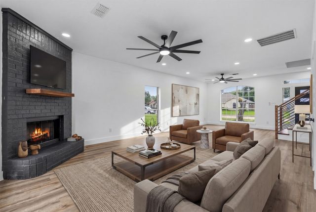 2712 Pioneer Lane, Lancaster, TX 75146