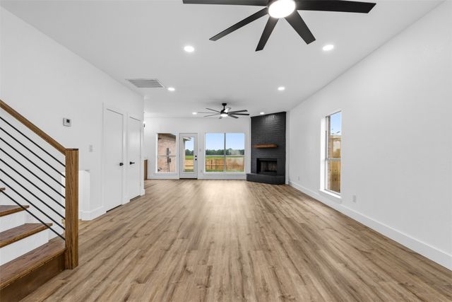 2712 Pioneer Lane, Lancaster, TX 75146