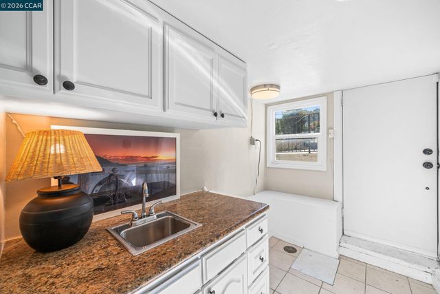 3649 Shone Ave, Oakland, CA 94605