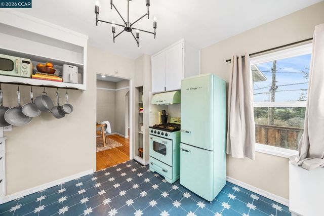 3649 Shone Ave, Oakland, CA 94605