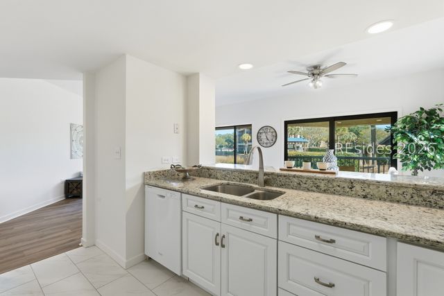 2 Shelter Cove Ln Apt 242, Hilton Head Island, SC 29928