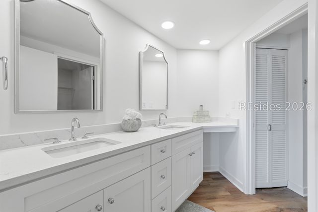 2 Shelter Cove Ln Apt 242, Hilton Head Island, SC 29928