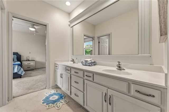 14645 S Caenen Lane, Olathe, KS 66062