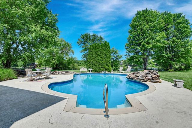 14645 S Caenen Lane, Olathe, KS 66062