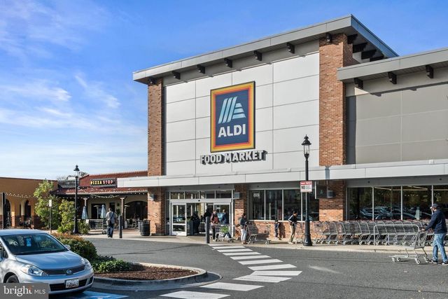 2420 SUN VALLEY CIR #6-EF, Silver Spring, MD 20906