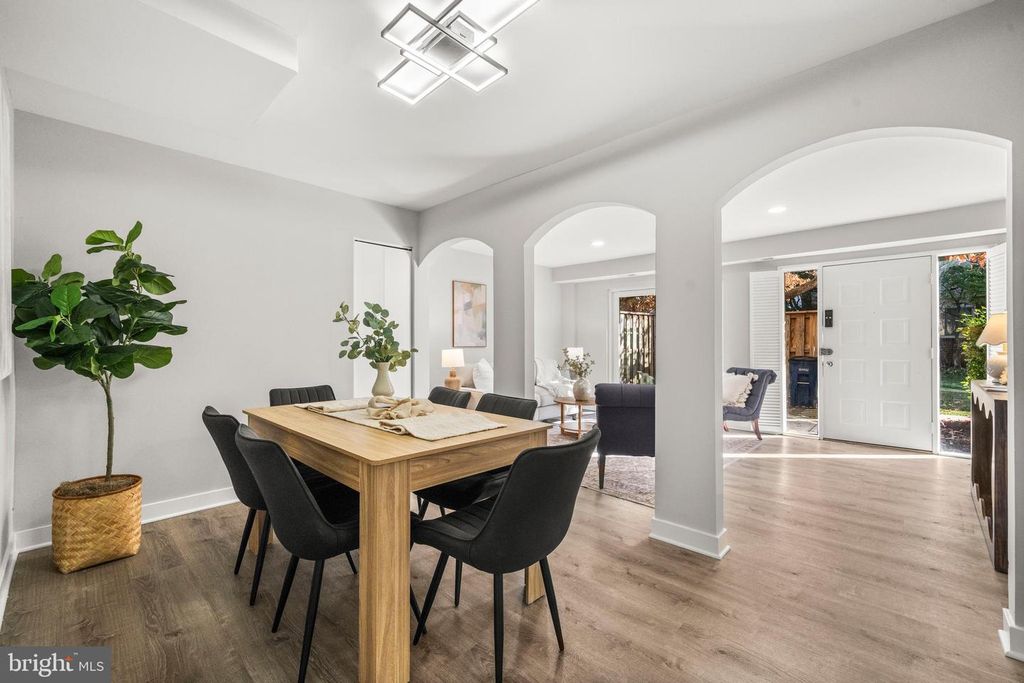 2420 SUN VALLEY CIR #6-EF, Silver Spring, MD 20906