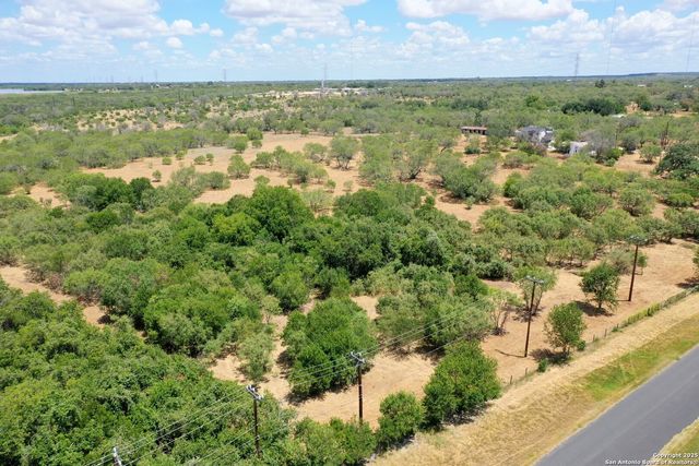 9805 Elmendorf LaVernia Rd, San Antonio, TX 78223