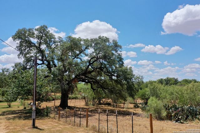 9805 Elmendorf LaVernia Rd, San Antonio, TX 78223