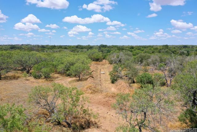 9805 Elmendorf LaVernia Rd, San Antonio, TX 78223