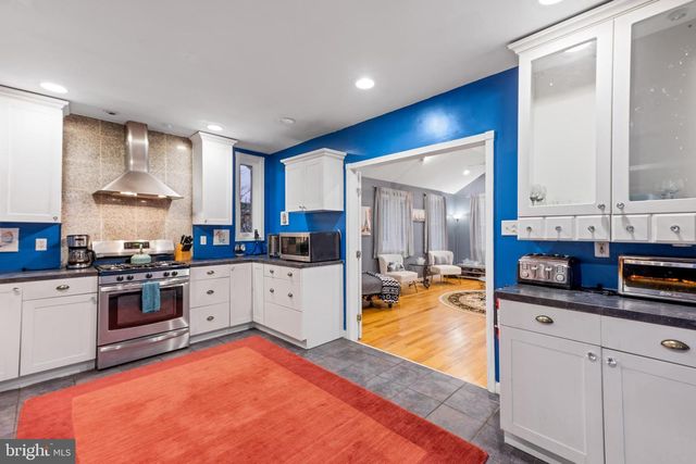 39 E 2ND AVE, Runnemede, NJ 08078