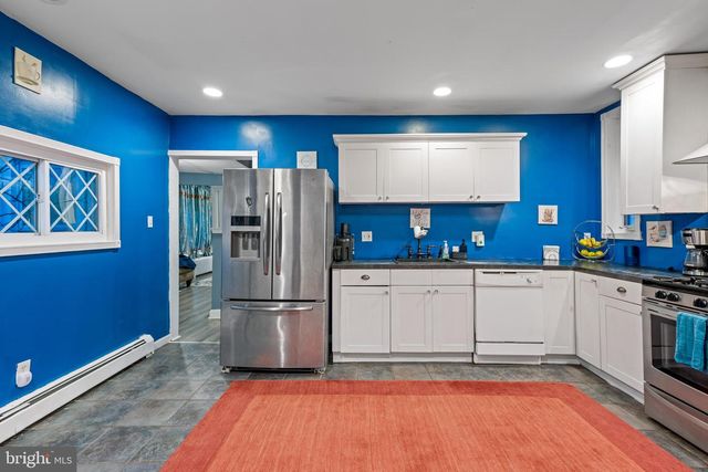 39 E 2ND AVE, Runnemede, NJ 08078