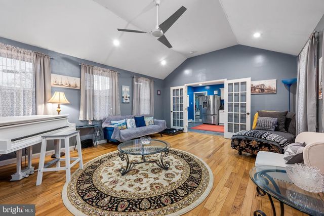 39 E 2ND AVE, Runnemede, NJ 08078