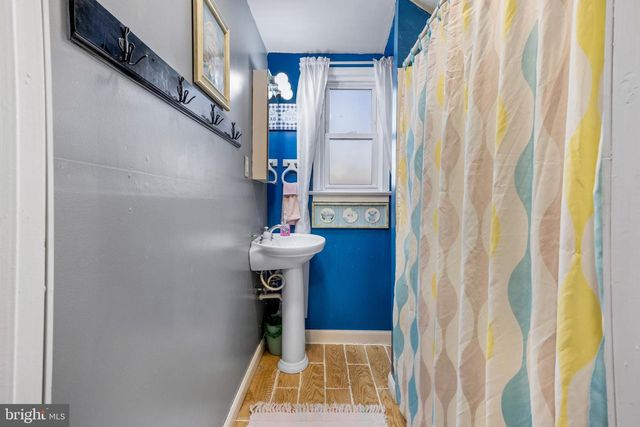 39 E 2ND AVE, Runnemede, NJ 08078