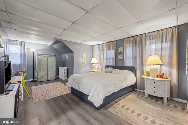 39 E 2ND AVE, Runnemede, NJ 08078