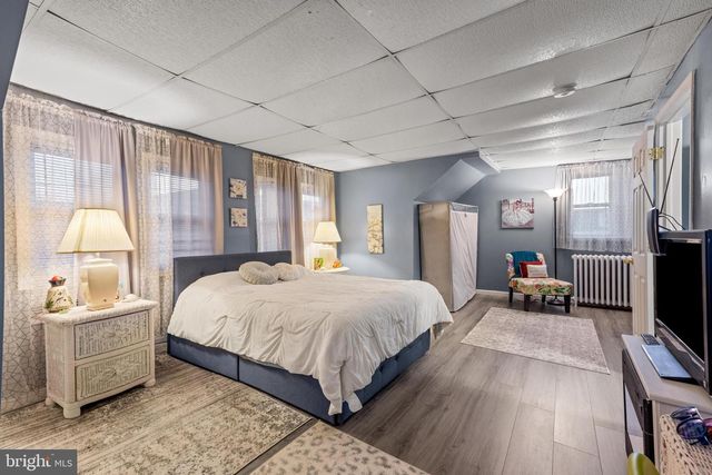 39 E 2ND AVE, Runnemede, NJ 08078