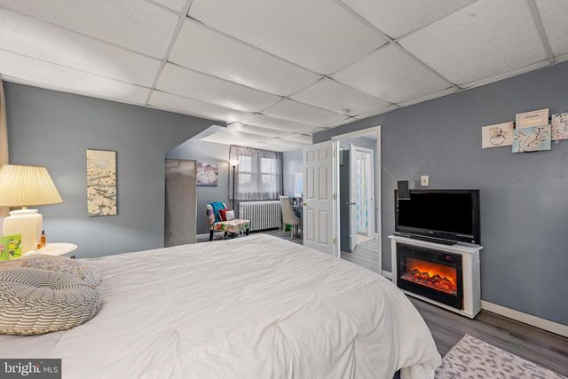 39 E 2ND AVE, Runnemede, NJ 08078