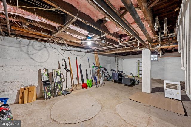 39 E 2ND AVE, Runnemede, NJ 08078