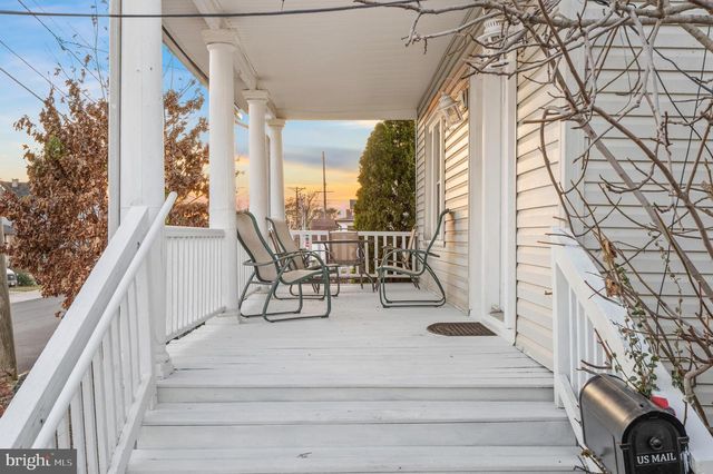 39 E 2ND AVE, Runnemede, NJ 08078