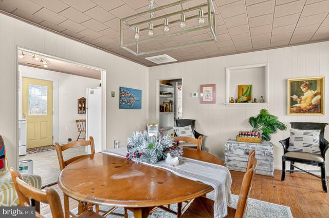 7363 ANDREWS LN, Chincoteague Island, VA 23336