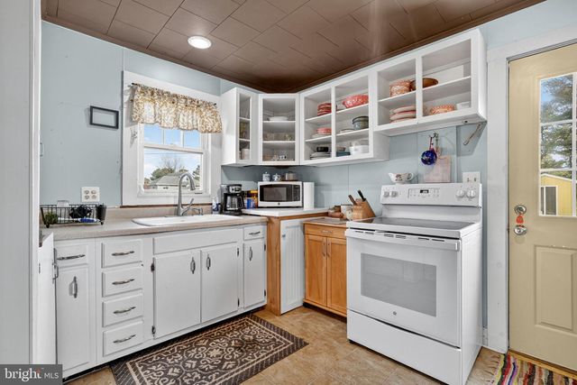 7363 ANDREWS LN, Chincoteague Island, VA 23336