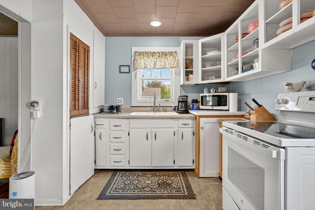 7363 ANDREWS LN, Chincoteague Island, VA 23336